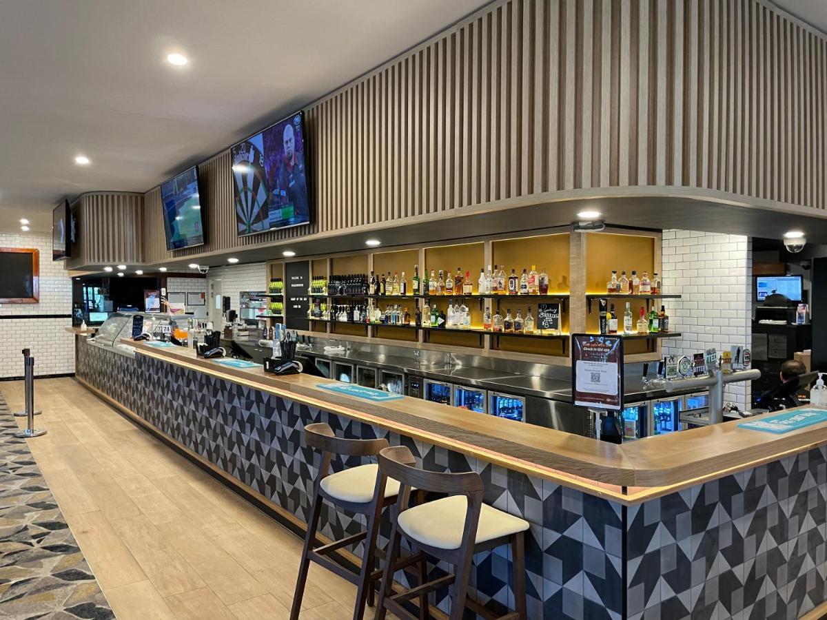 Meadowbrook Hotel Brisbane Loganlea Exterior photo