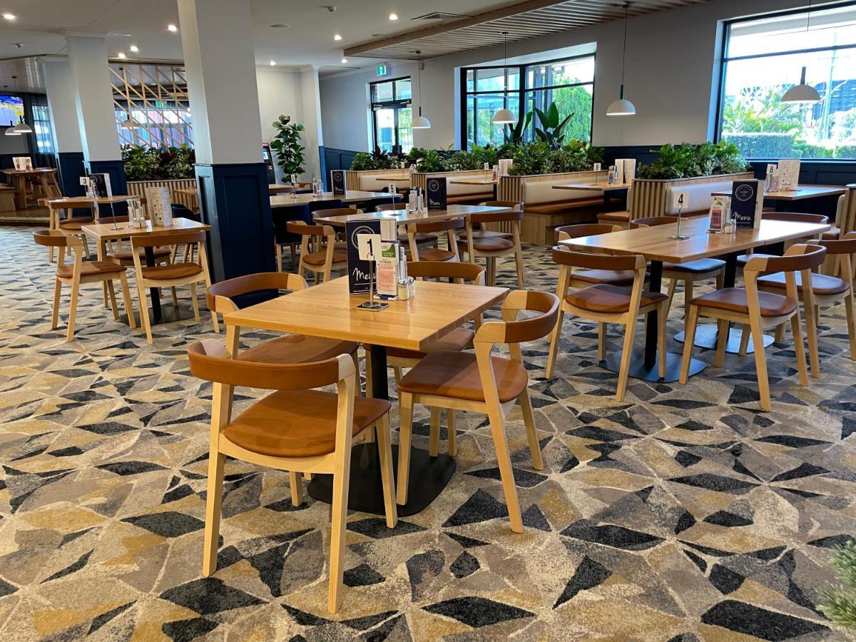 Meadowbrook Hotel Brisbane Loganlea Exterior photo