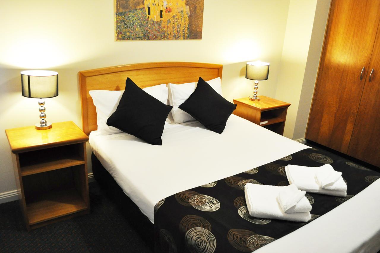 Meadowbrook Hotel Brisbane Loganlea Exterior photo