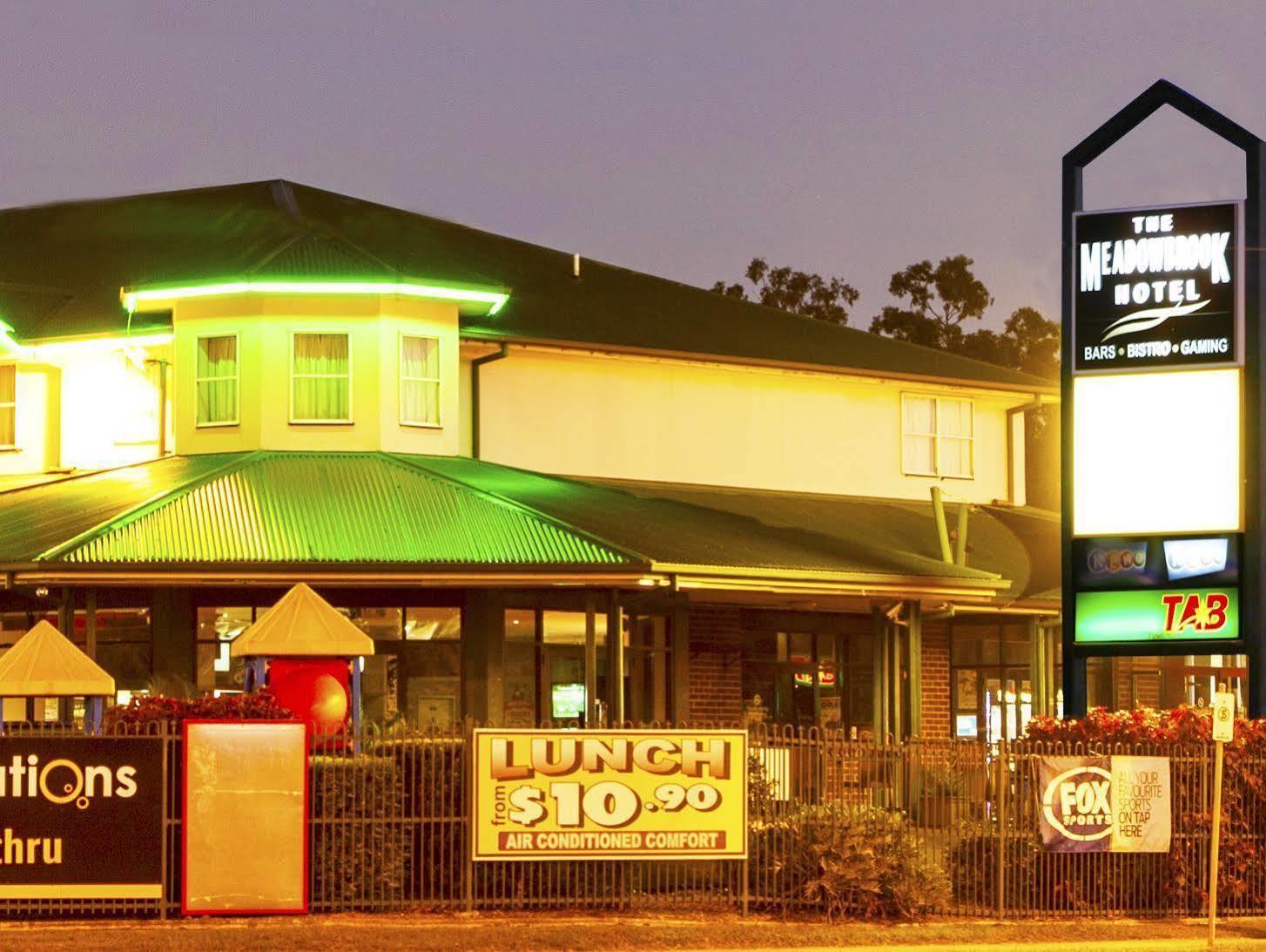 Meadowbrook Hotel Brisbane Loganlea Exterior photo